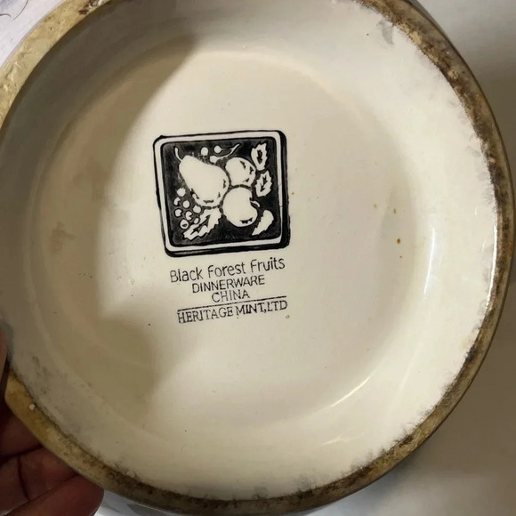 Vintage Black Forest Fruit dinnerware Heritage Mint Size 7 3/4H X 9 5/8 W X 7D - Picture 15 of 16